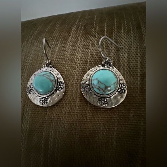 Fashion silver and faux turquoise dangle earrings - Picture 7 of 9